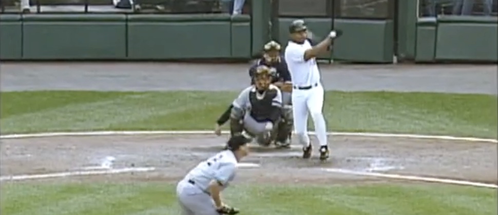 Albert Belle hits the final home run of his career in the last at-bat of his career, October 1, 2000.